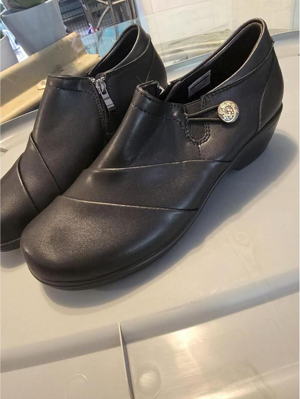 look alike clarks Leather Slip On Shoes - Women's size 8 1/2 Medium ]